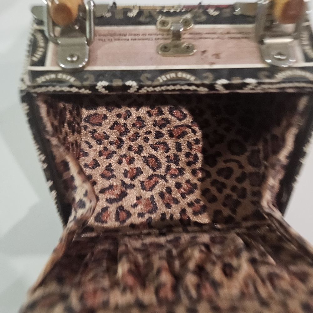 Handmade Unique Purse Romantic Comic Cigar Box Purse - Picture 16 of 16